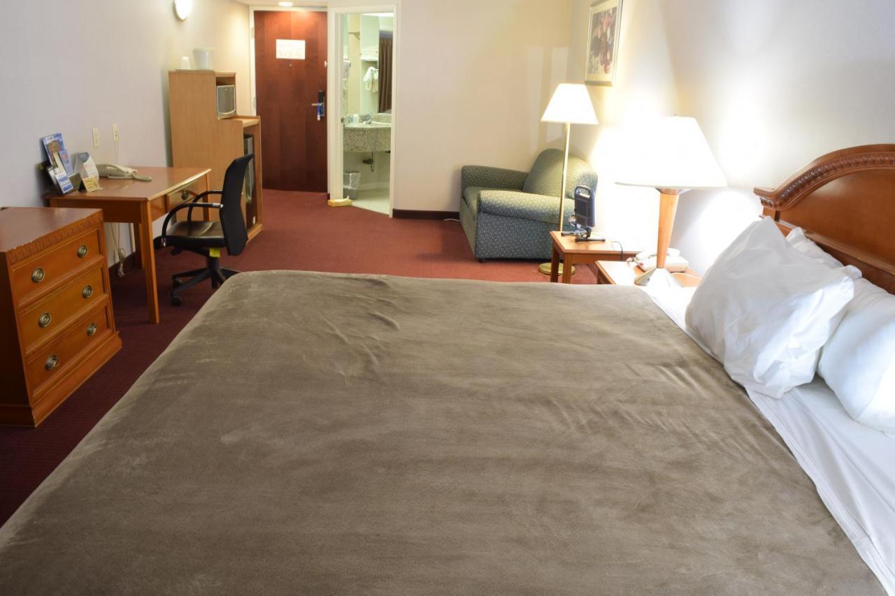 Rodeway Inn & Suites New Paltz- Hudson Valley Экстерьер фото